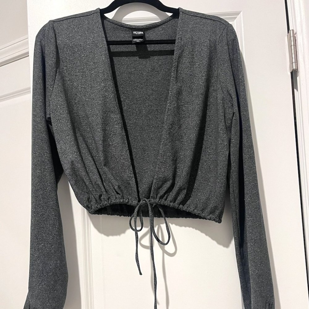 Victoria’s Secret Sport Long Sleeve Cropped Tie Front Shrug Gray Top